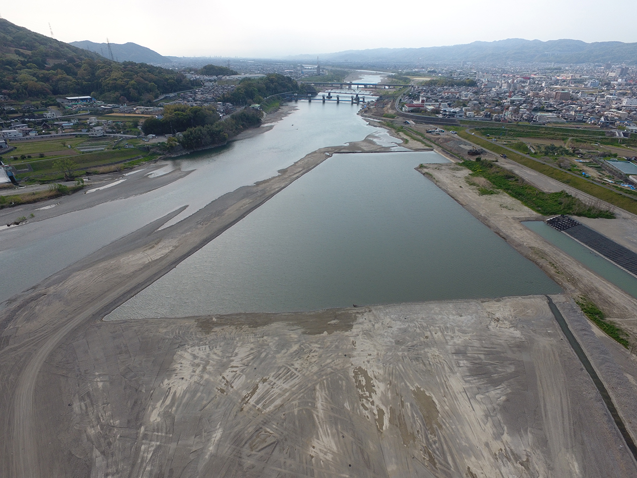 岩出狭窄部右岸中流地区河道掘削工事