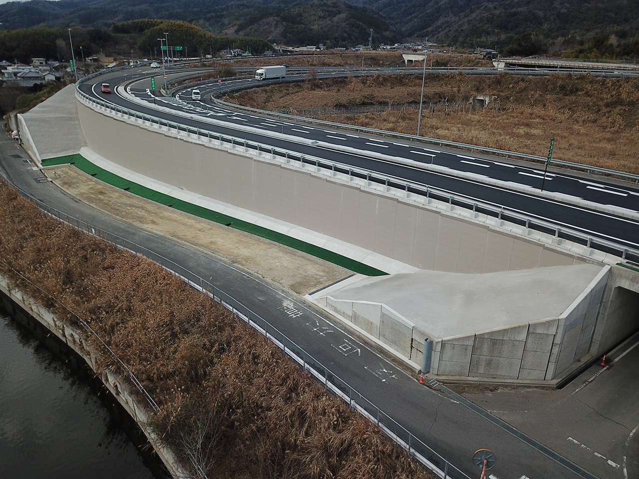 紀の川IC復旧対策他工事