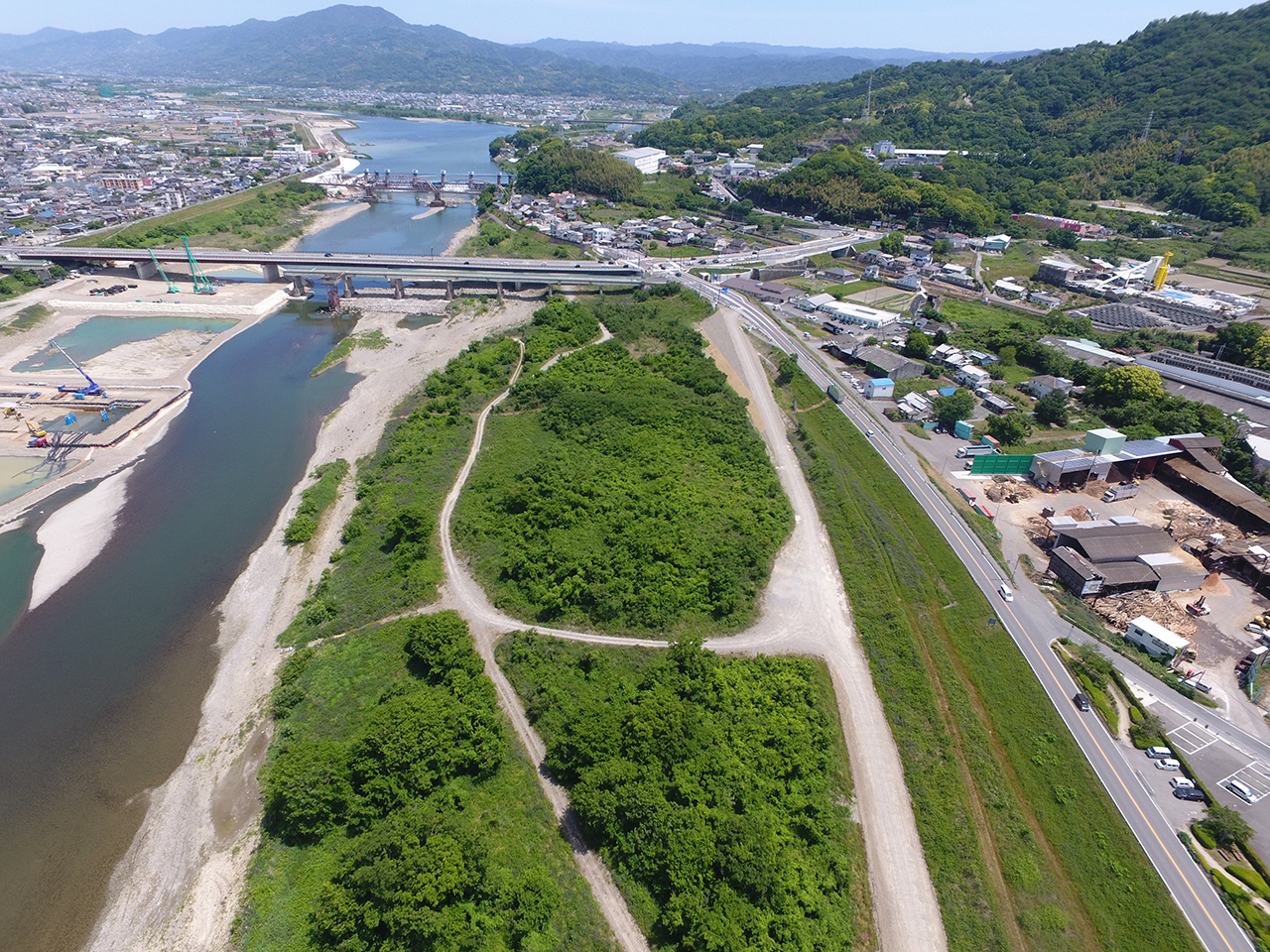 紀の川下流部伐木・土砂除去工事