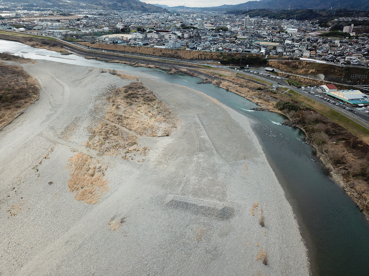 紀の川伐木・土砂除去工事