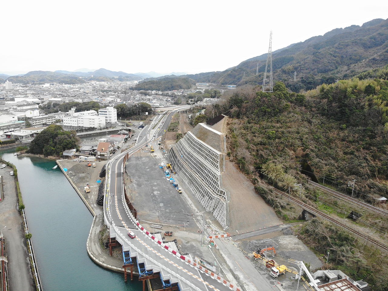冷水拡幅藤白トンネル撤去工事