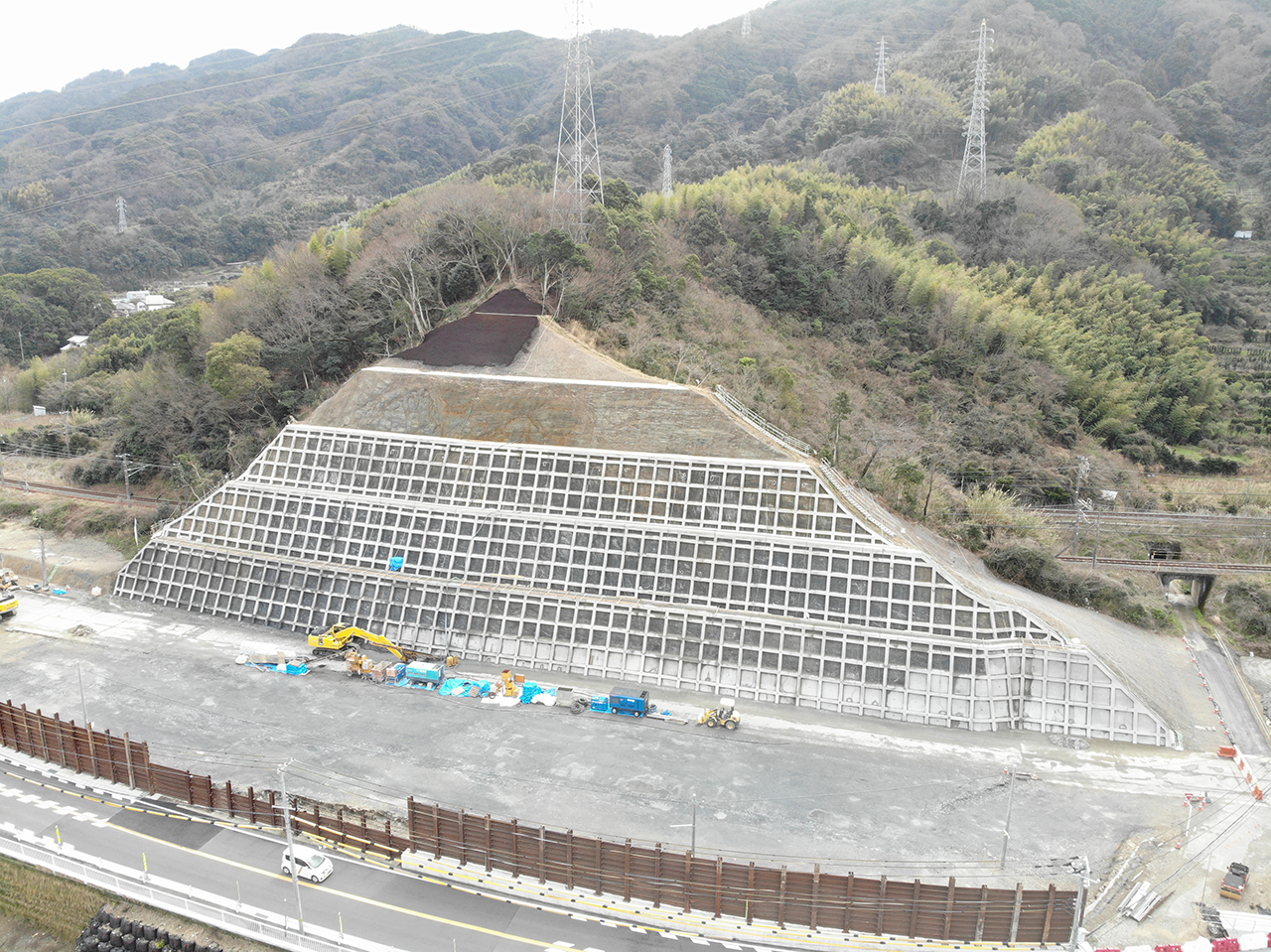冷水拡幅藤白トンネル撤去工事