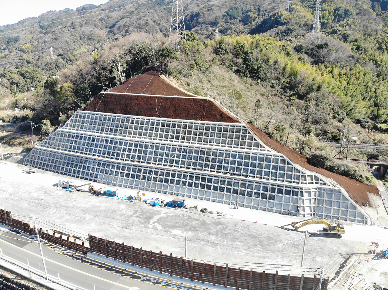 冷水拡幅藤白トンネル撤去工事