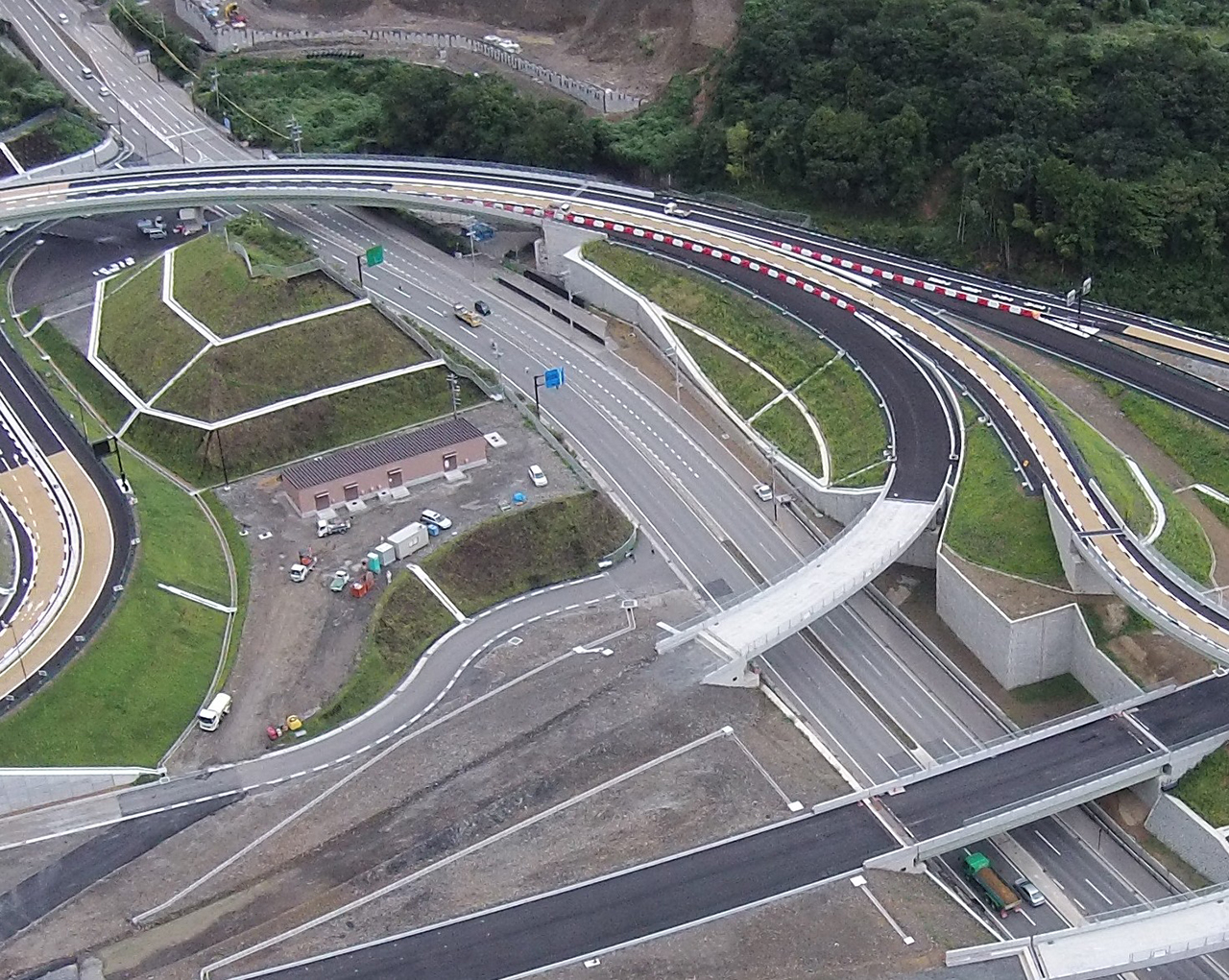 紀北西道路岩出IC改良工事