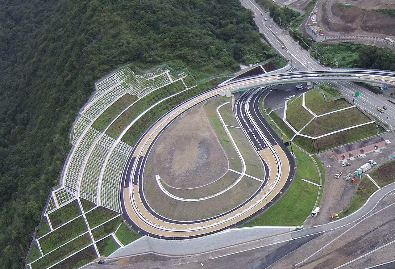 紀北西道路岩出IC Aランプ他改良工事